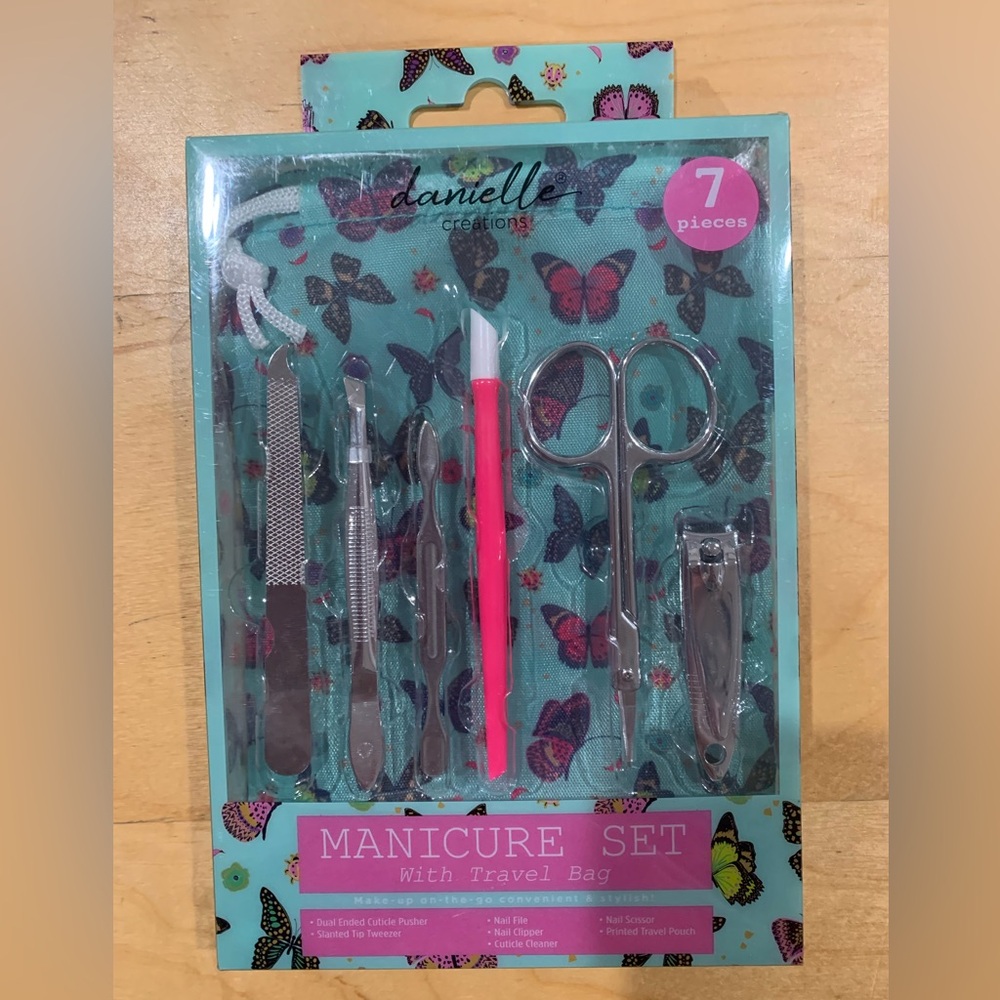 🖤5/ $20-Danielle Creations 7 piece Manicure Set with butterfly print travel bag